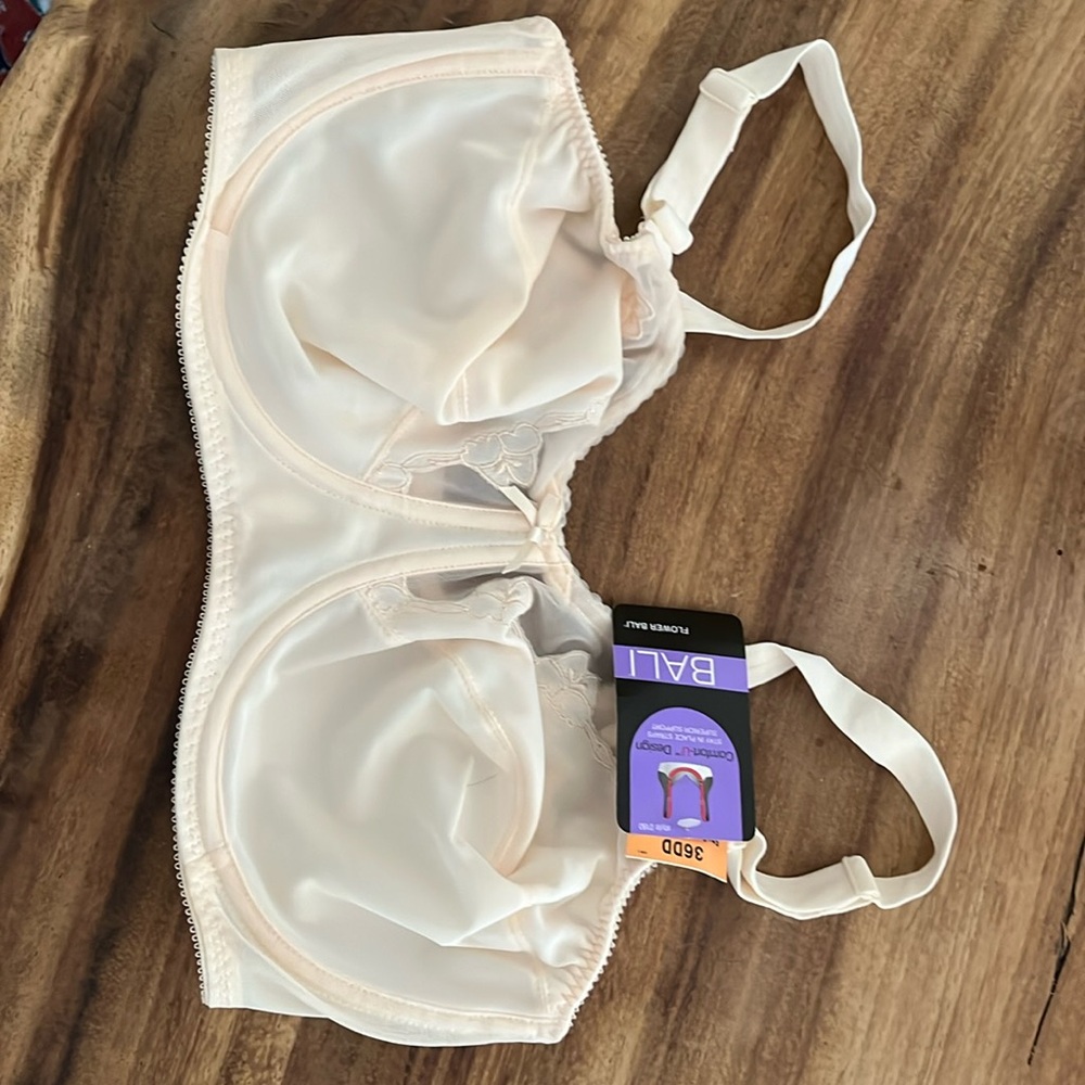 NWT Bali bra